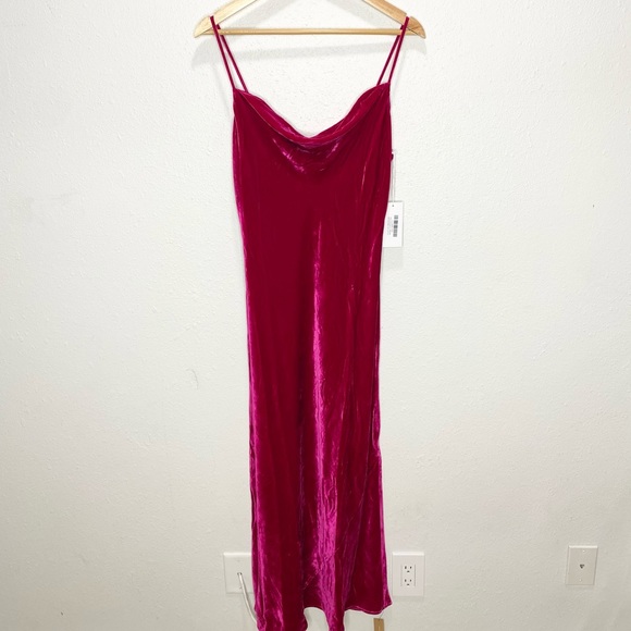 Reformation Salamanca Dress In Rhubarb Velvet 6 NWT - Picture 6 of 12